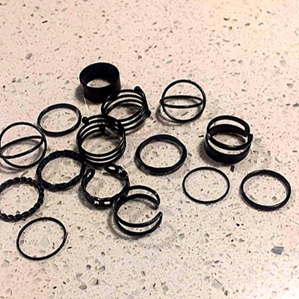 Black Ring Set